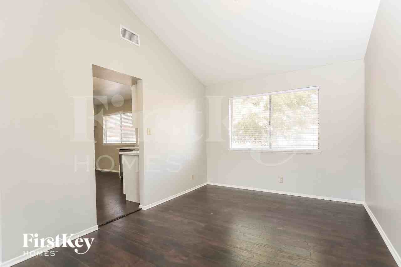 3775 Duneville St - Photo 4 of 16