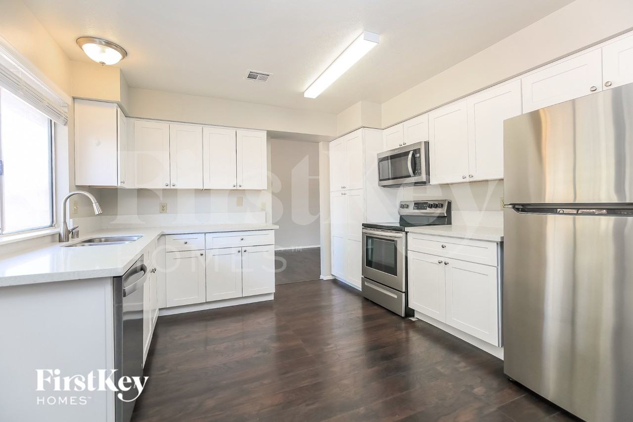 3775 Duneville St - Photo 5 of 16
