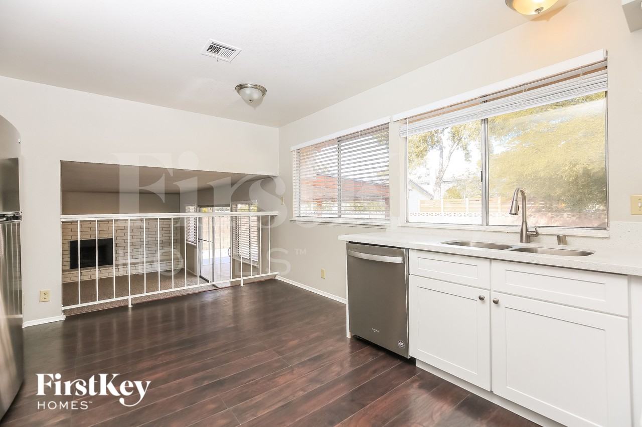 3775 Duneville St - Photo 6 of 16