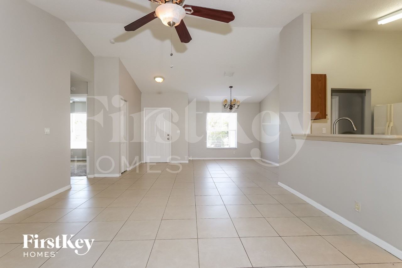 4414 Sw Cacao St - Photo 4 of 16