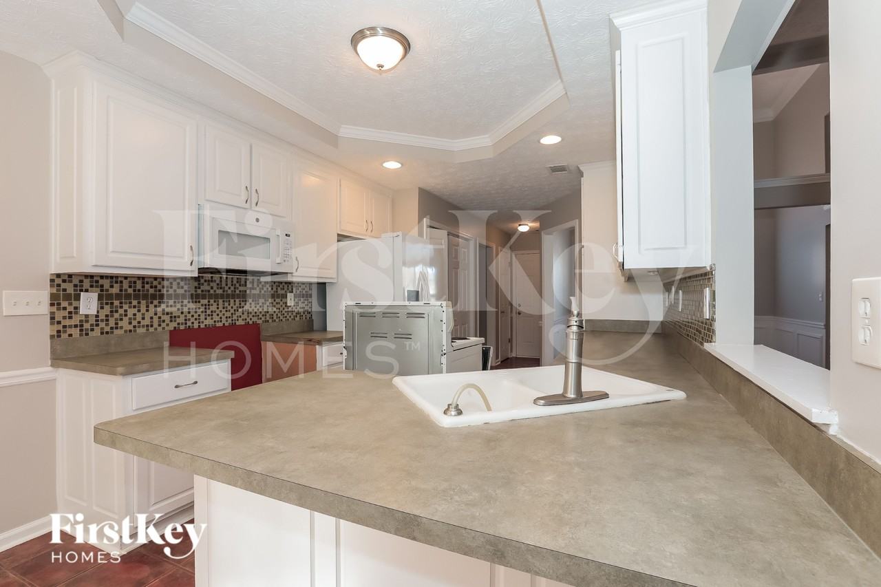 115 Coldwater Dr - Photo 4 of 16