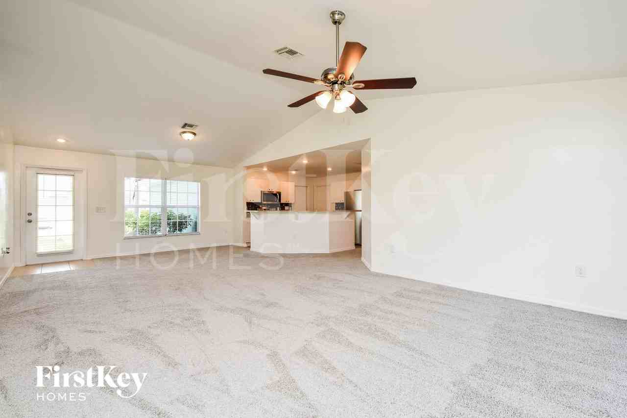 1418 Nw 19th St - Photo 3 of 15
