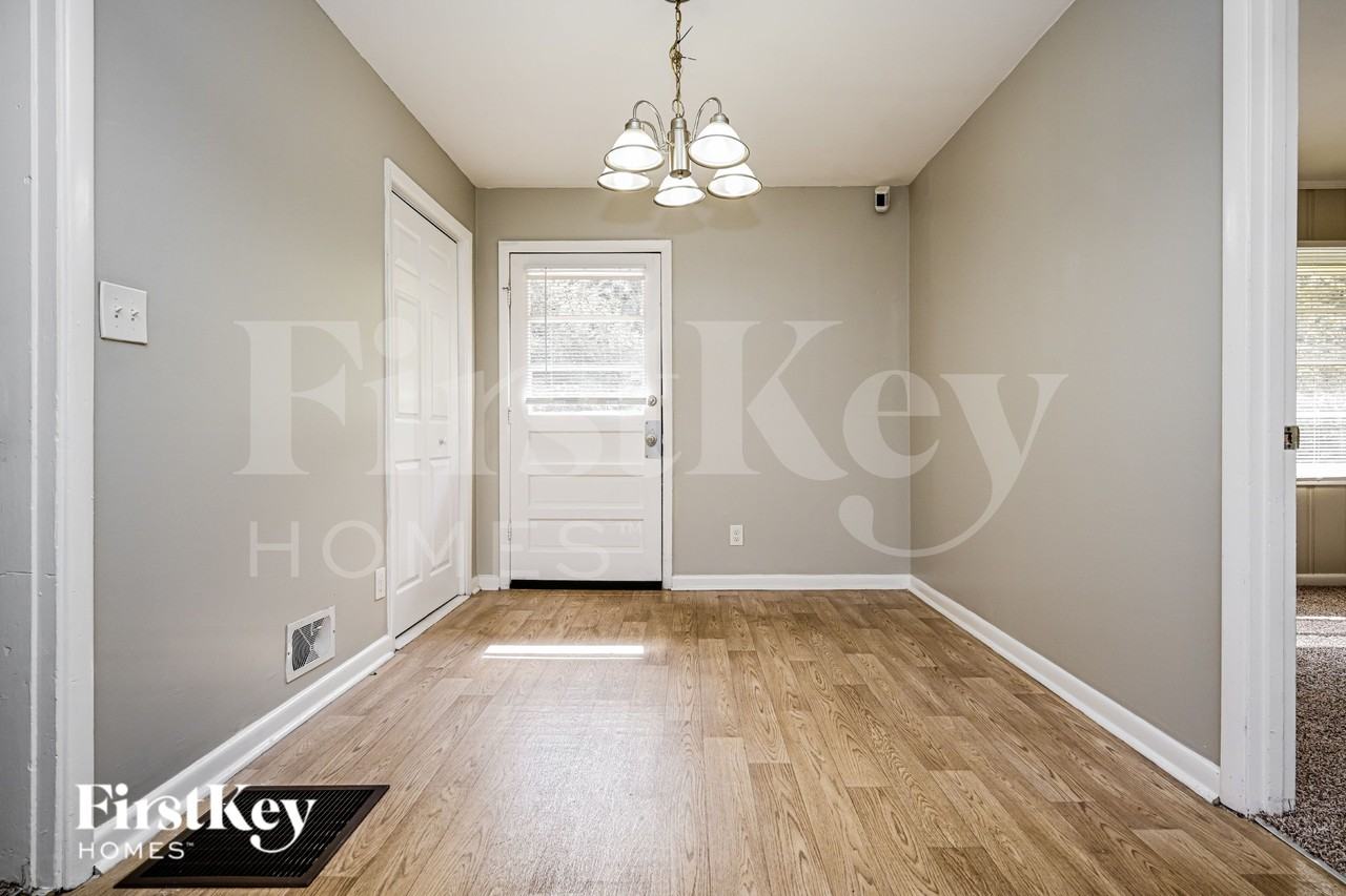 5663 Dorsey Dr - Photo 4 of 19