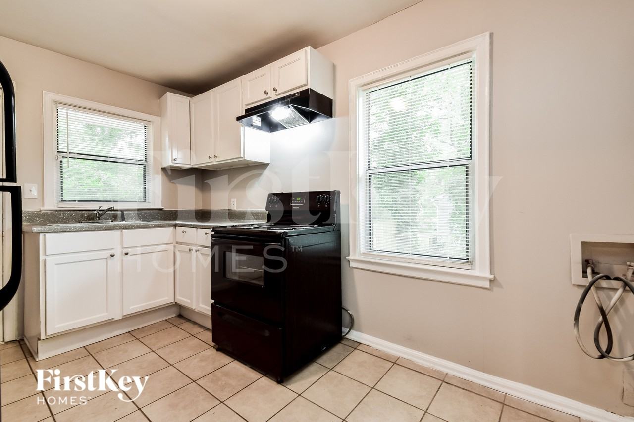 1924 Oak Valley Rd - Photo 4 of 16