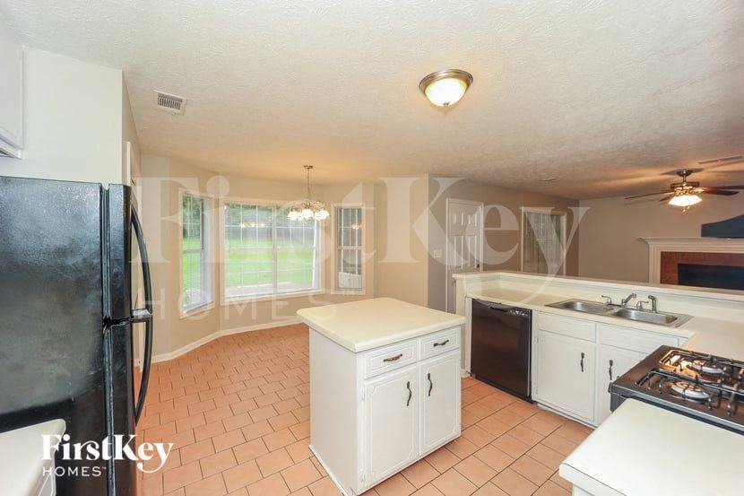 11685 Heritage Dr - Photo 7 of 15
