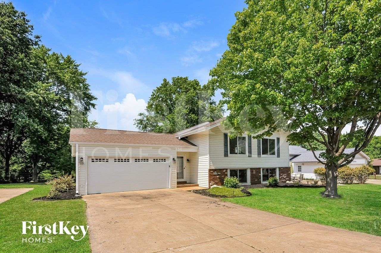 12207 Turkey Creek Ct - Photo 2 of 15