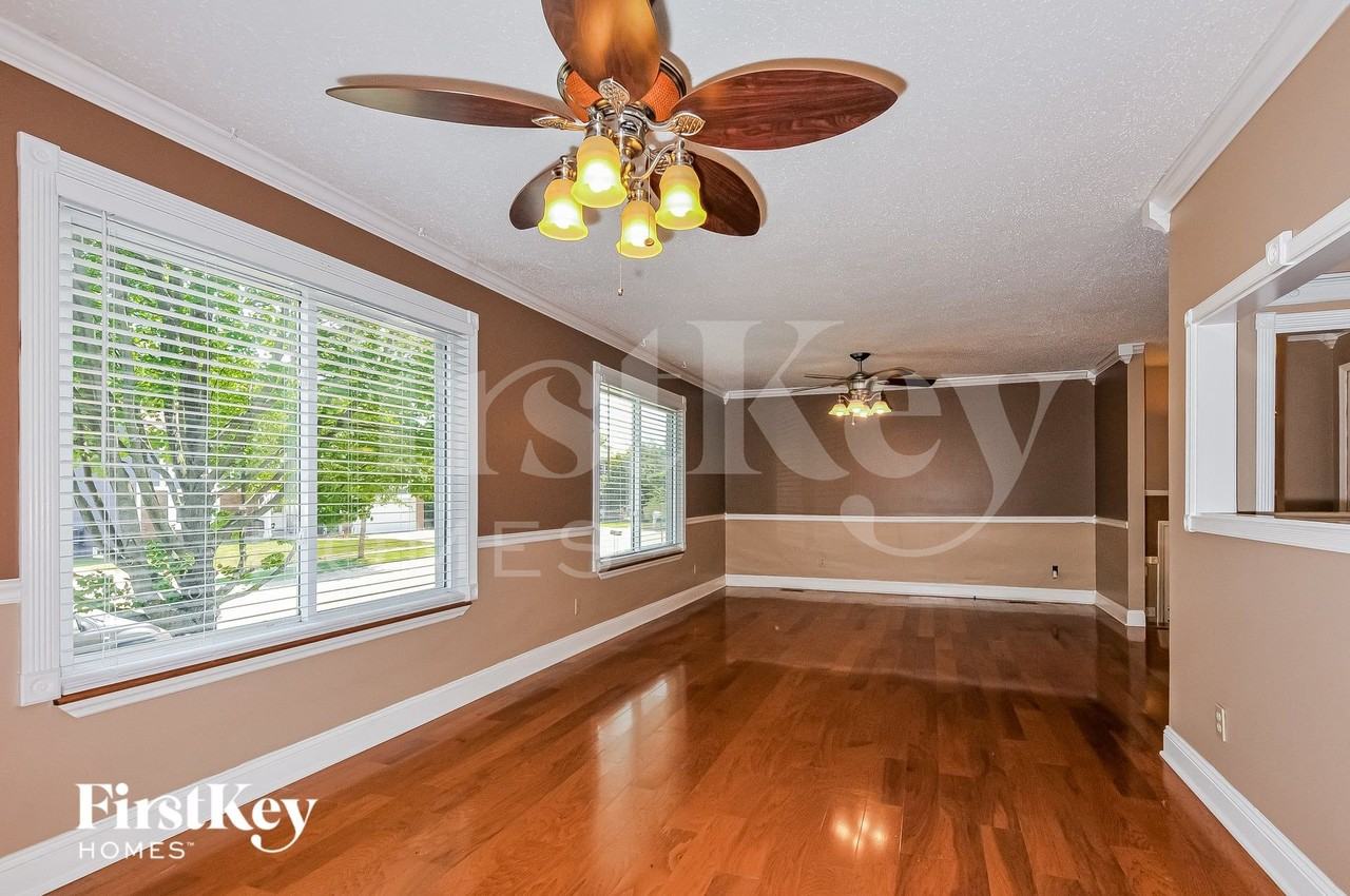 12207 Turkey Creek Ct - Photo 4 of 15