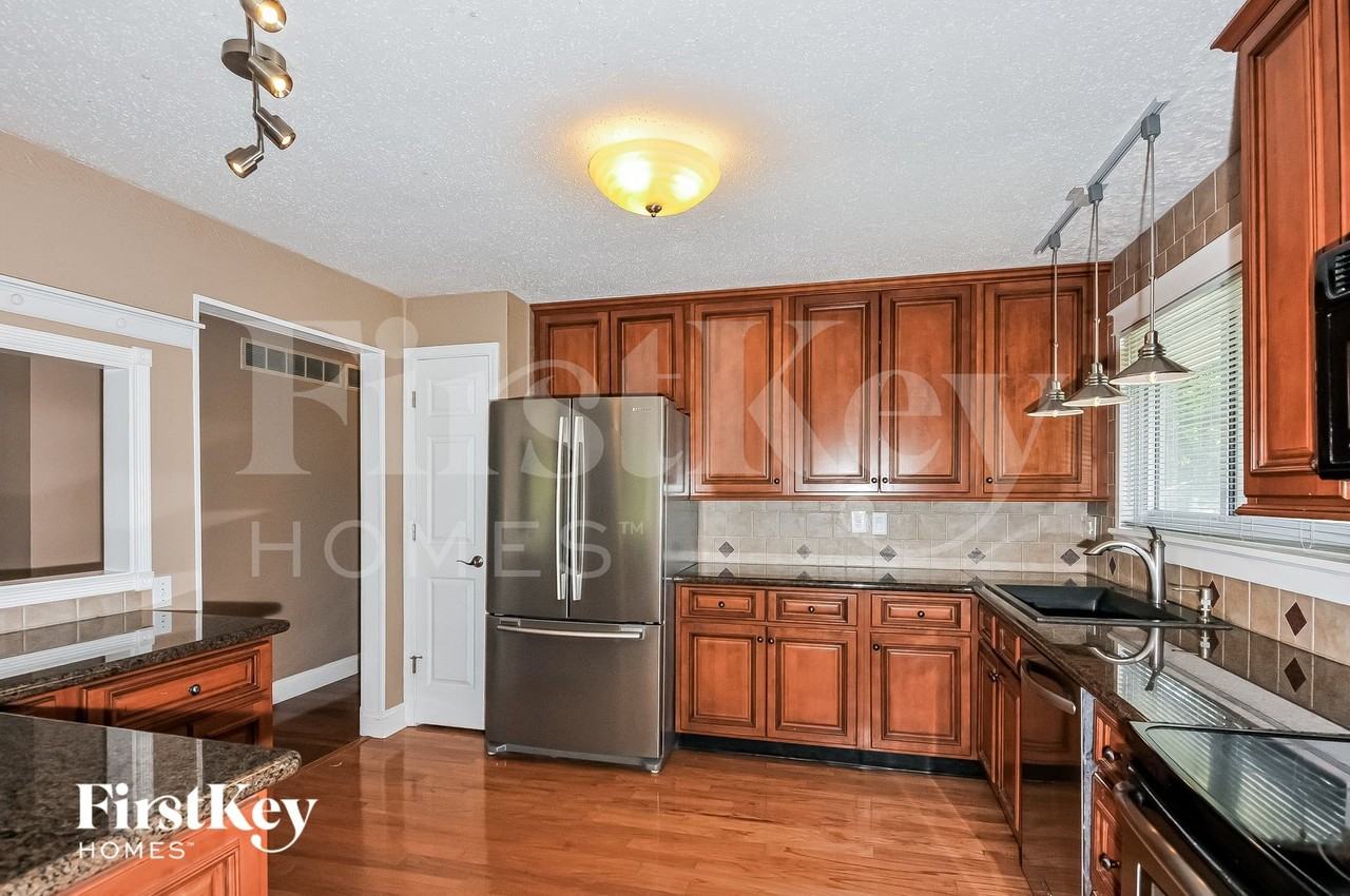 12207 Turkey Creek Ct - Photo 5 of 15