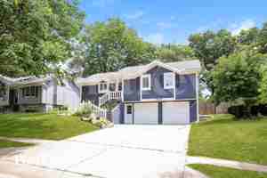 featured image of 8033 N Everton Ave