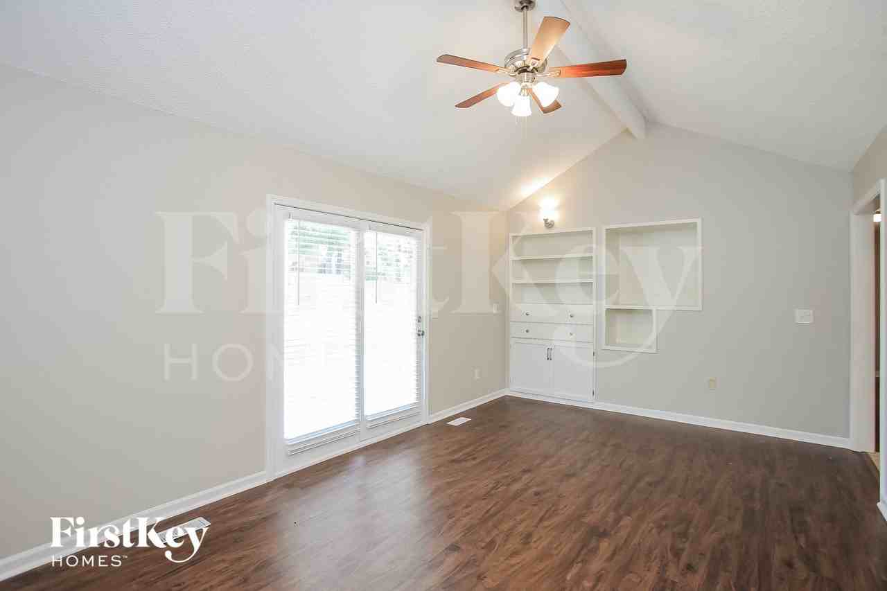 8033 N Everton Ave - Photo 4 of 15