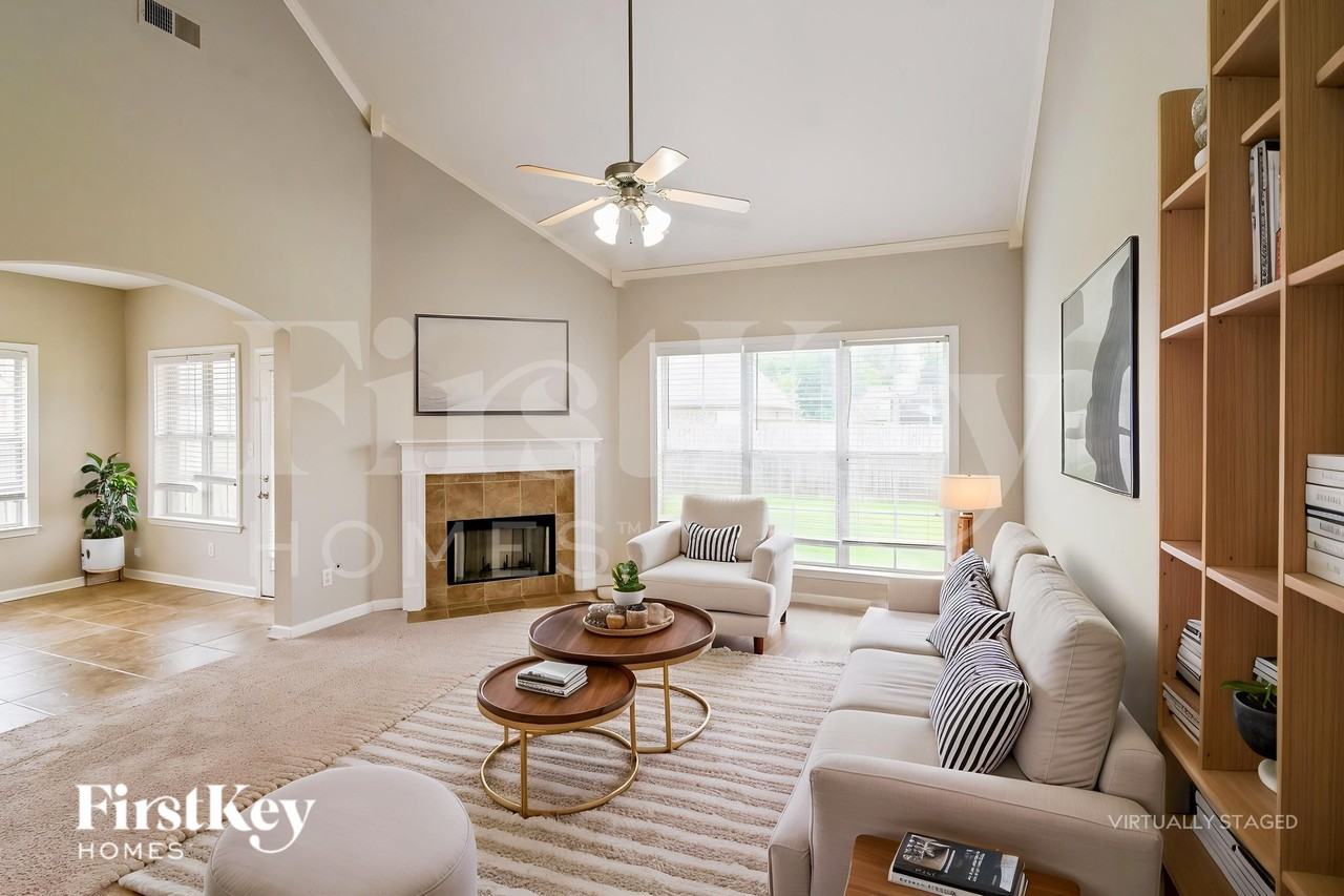 6345 Renwood Loop - Photo 3 of 19