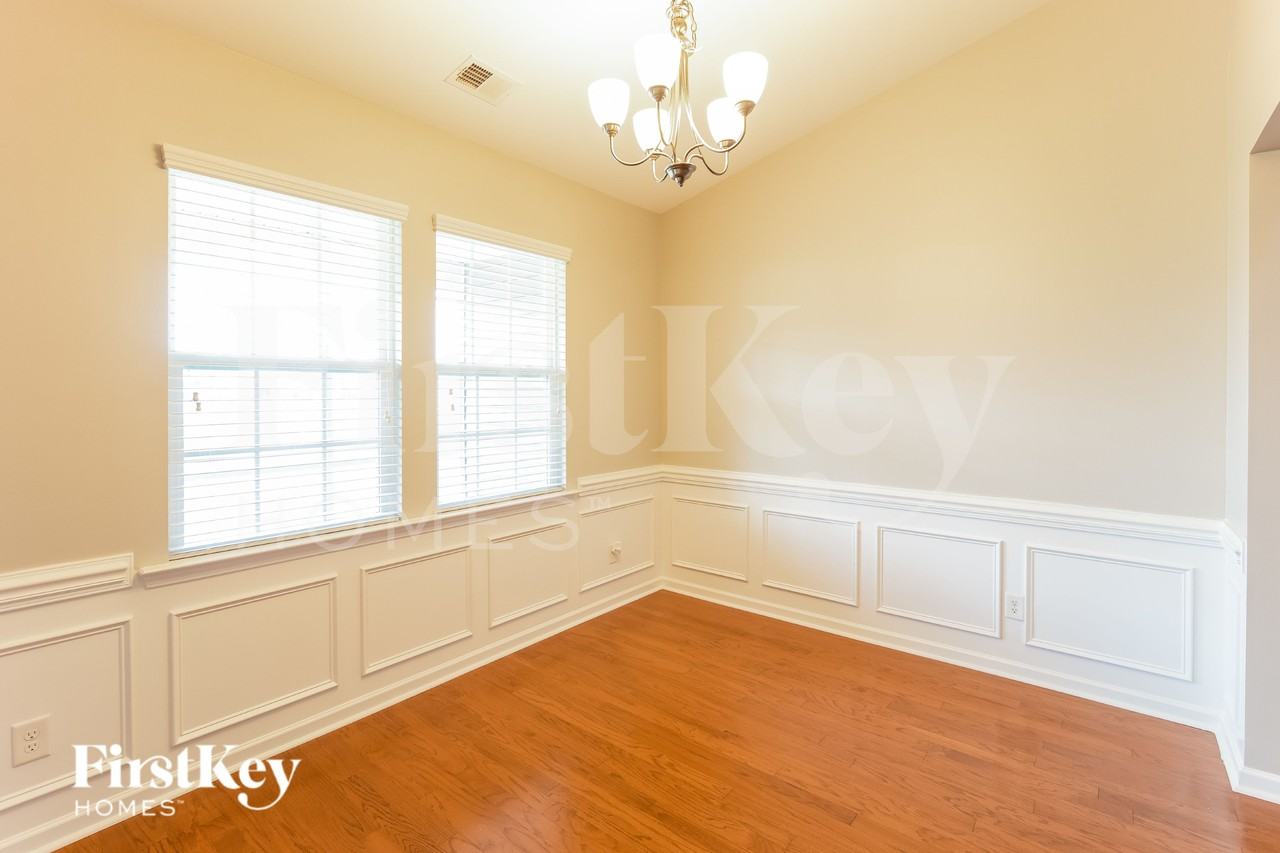 647 Redbud Ln - Photo 6 of 18