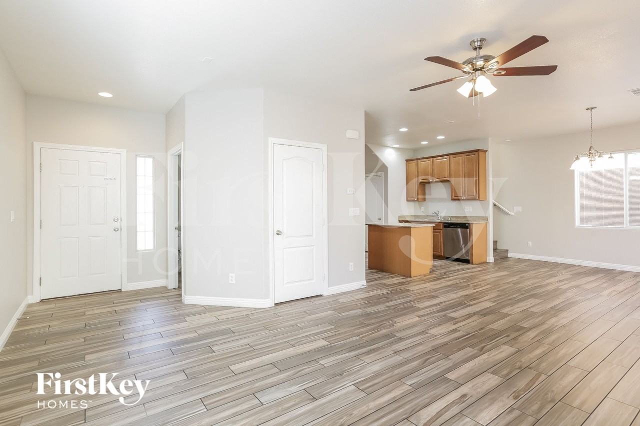 9324 Euphoria Rose Ave - Photo 3 of 15