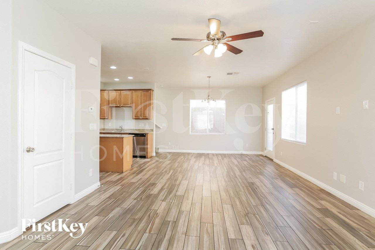 9324 Euphoria Rose Ave - Photo 4 of 15