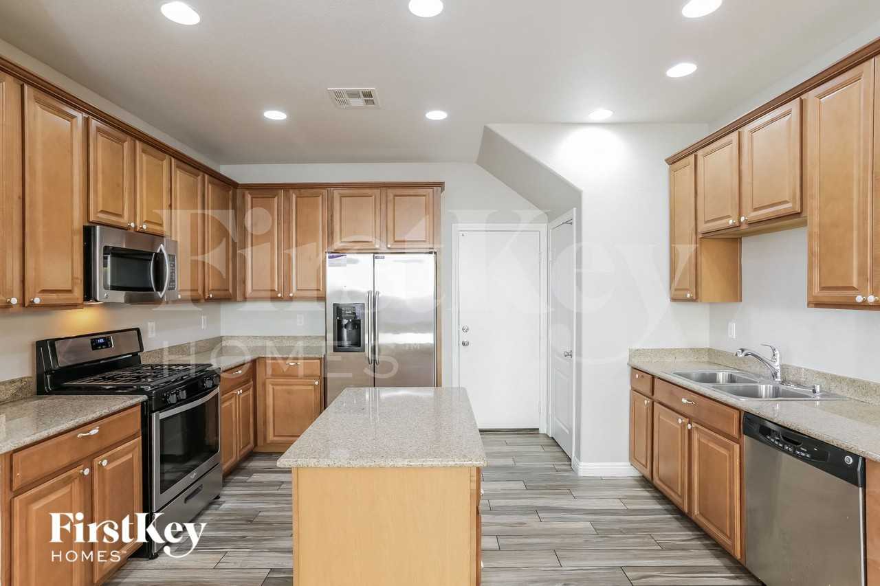 9324 Euphoria Rose Ave - Photo 6 of 15
