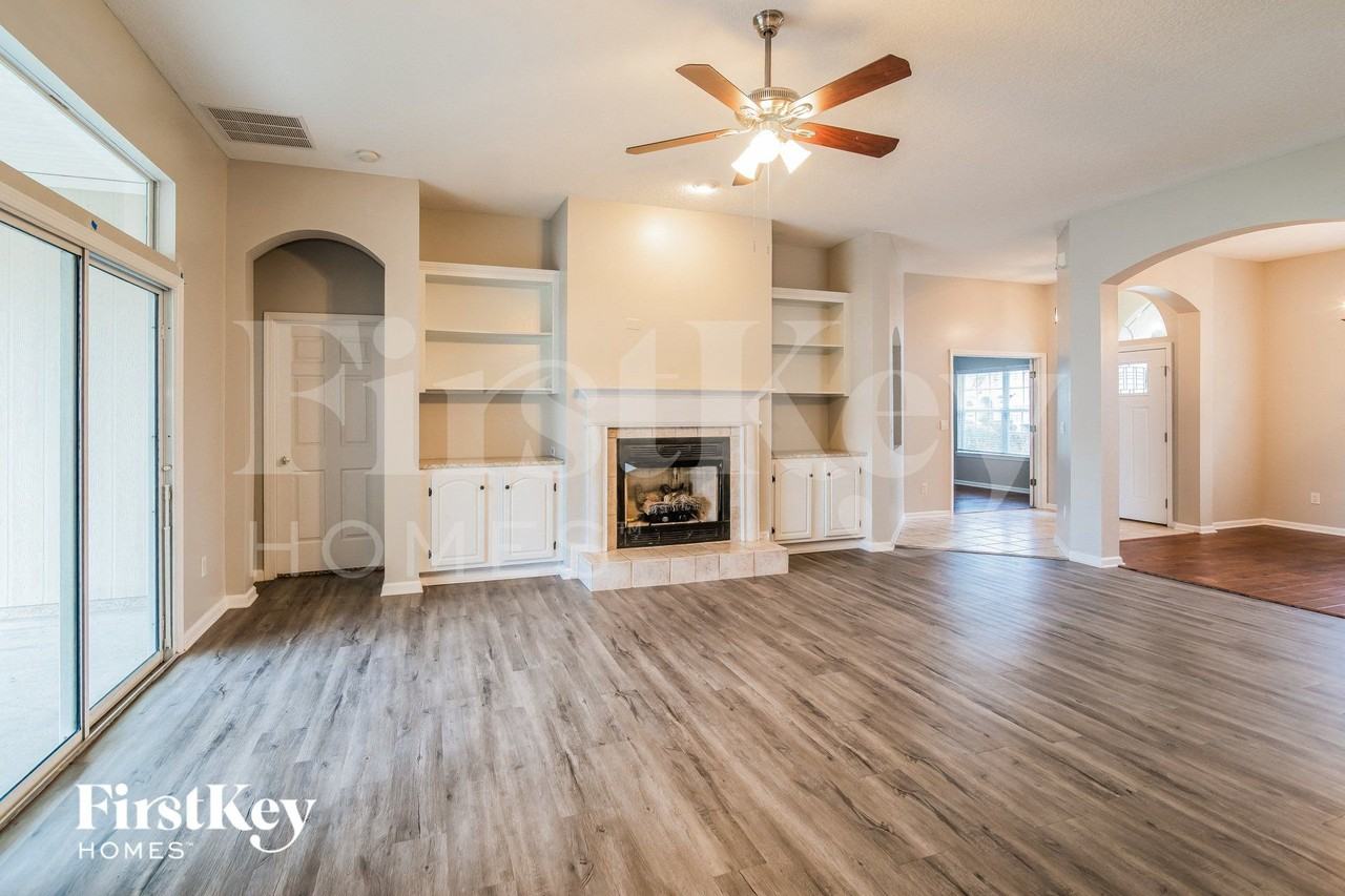 528 Millhouse Ln - Photo 2 of 16
