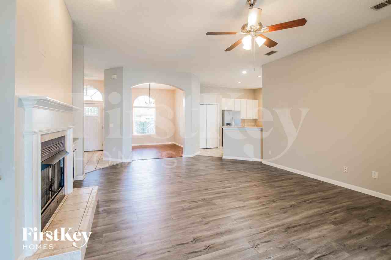 528 Millhouse Ln - Photo 3 of 16