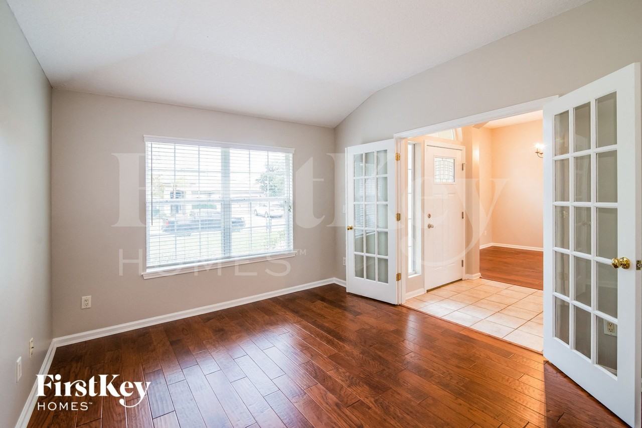 528 Millhouse Ln - Photo 7 of 16
