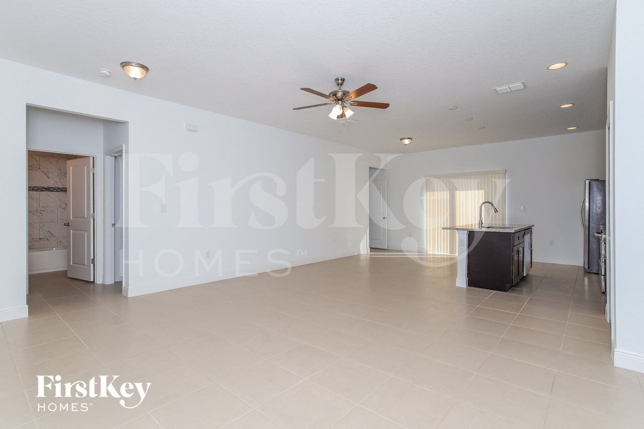 189 Willow Dr - Photo 3 of 15