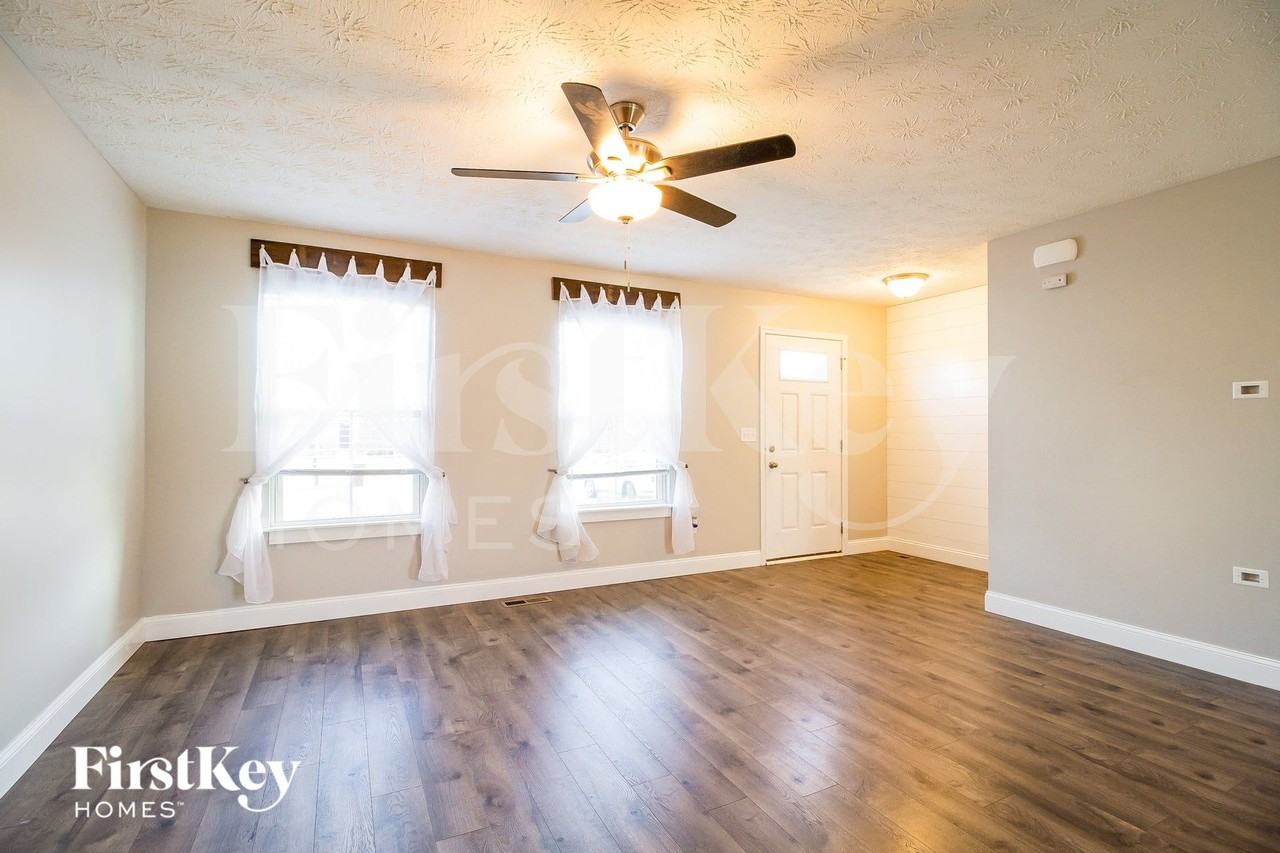 6156 Woodville Dr - Photo 3 of 15
