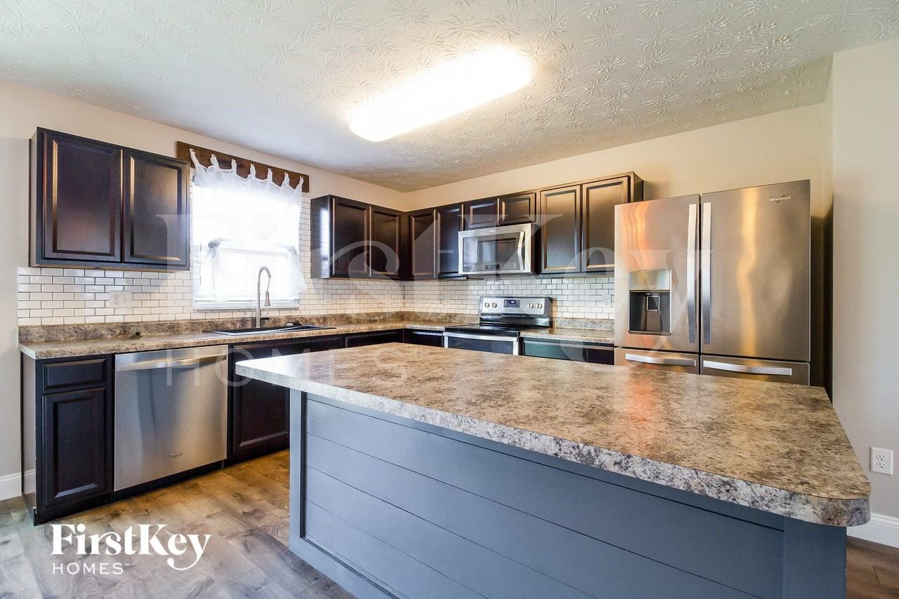 6156 Woodville Dr - Photo 6 of 15