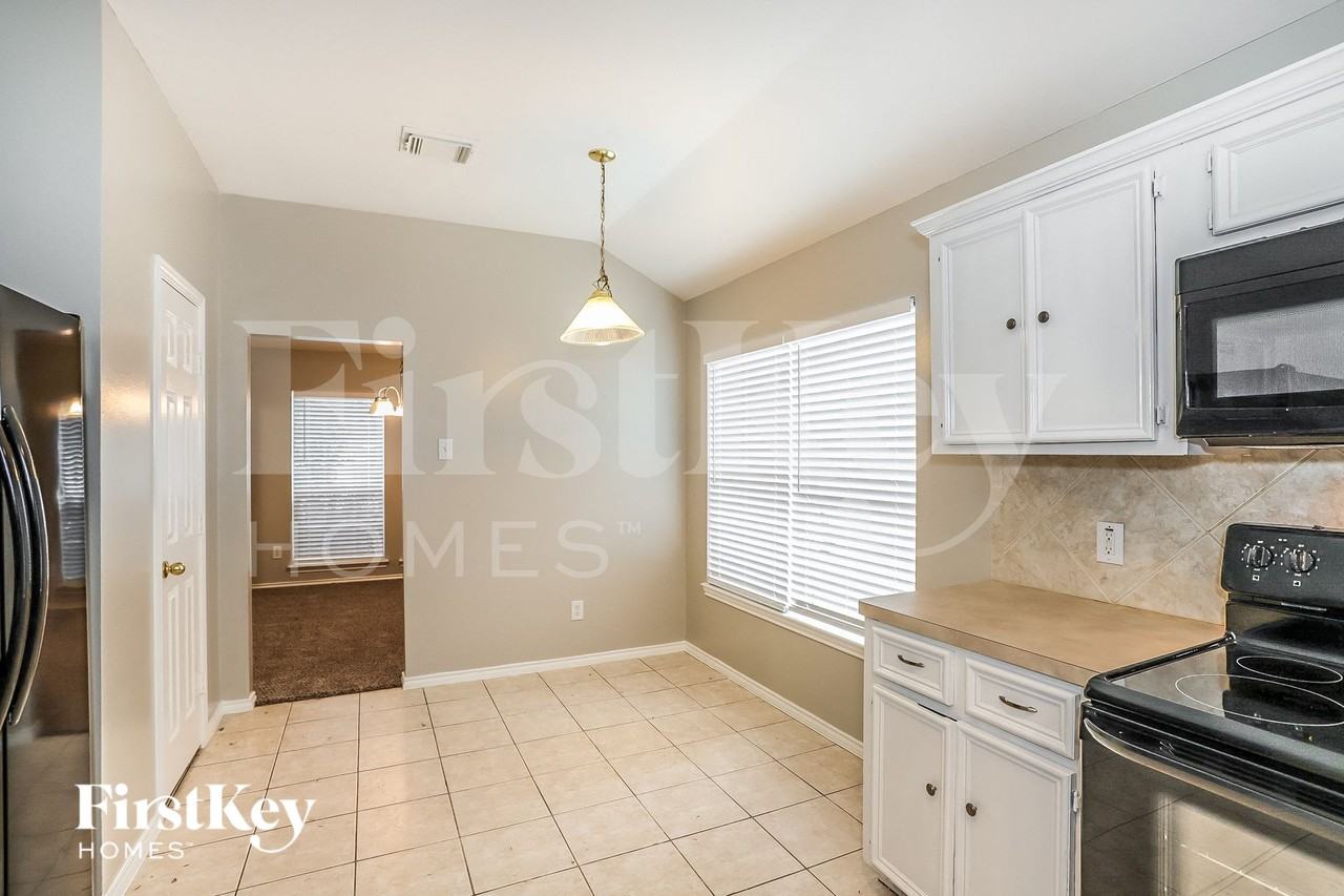 26849 Mystic Castle Ln - Photo 5 of 15