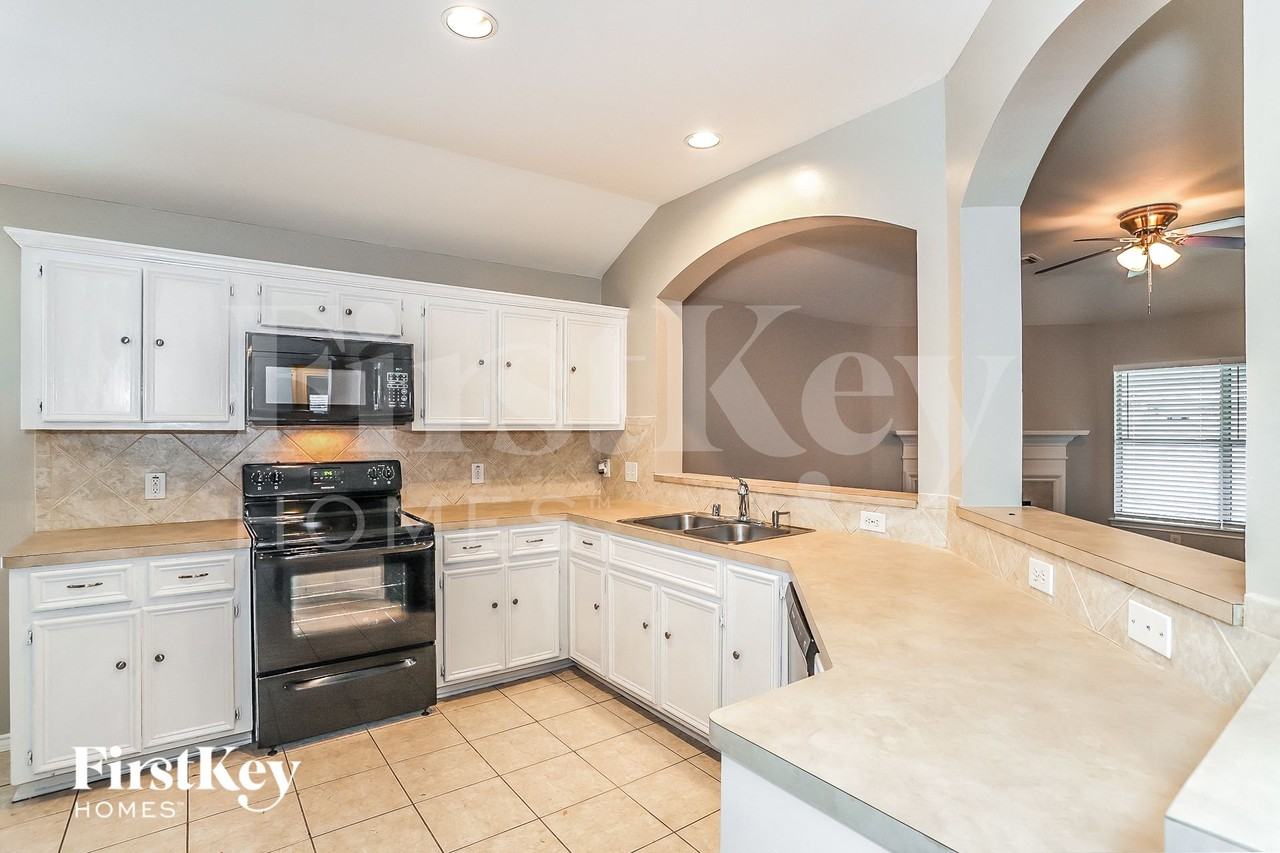 26849 Mystic Castle Ln - Photo 7 of 15