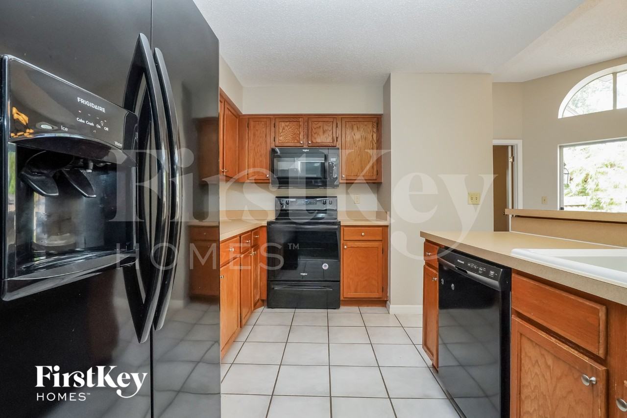1008 Vannessa Dr - Photo 6 of 15