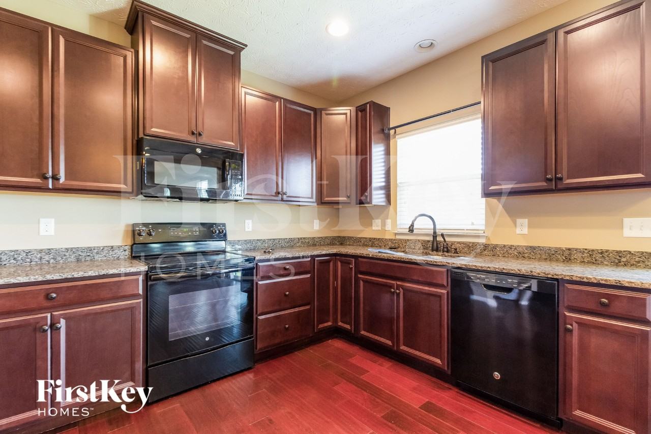 5312 Venetian Way - Photo 7 of 15
