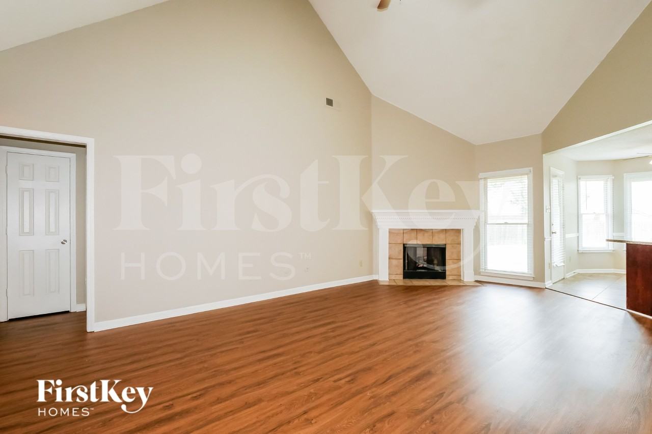 9344 Helmsley Dr - Photo 2 of 19