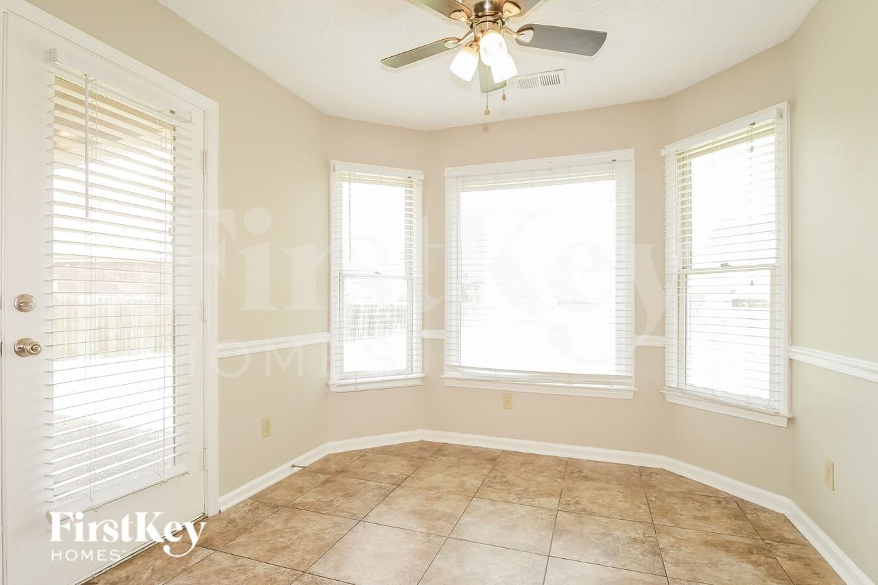 9344 Helmsley Dr - Photo 5 of 19