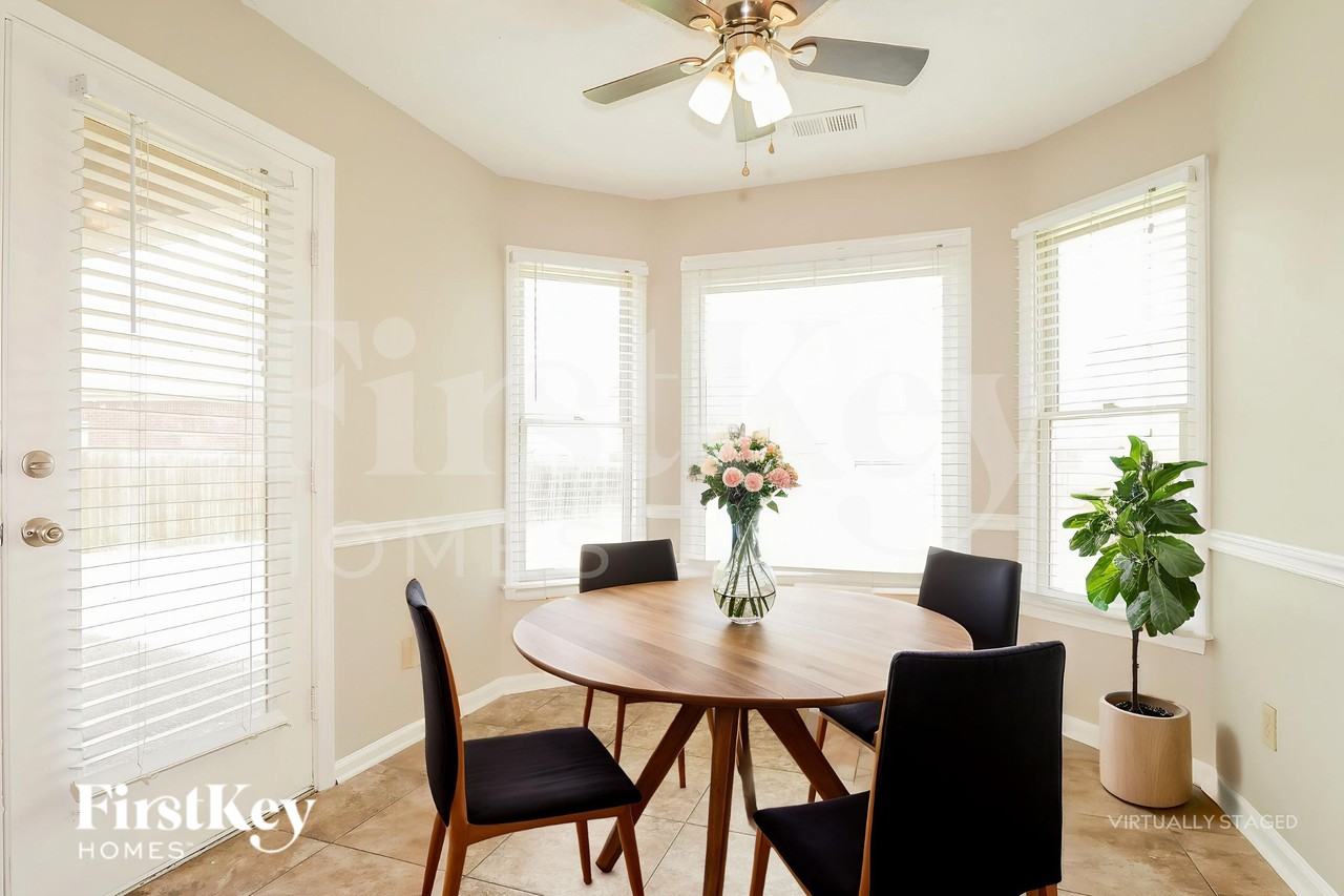 9344 Helmsley Dr - Photo 6 of 19