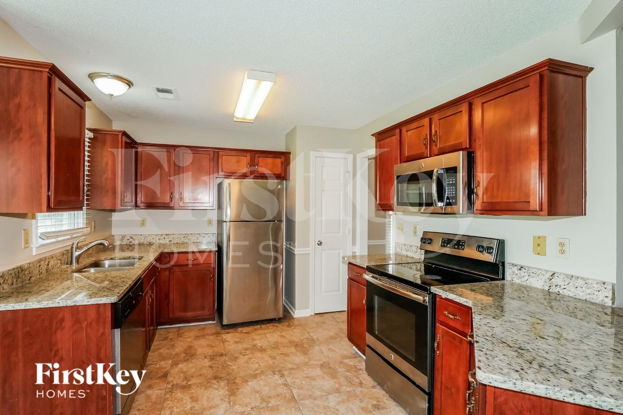 9344 Helmsley Dr - Photo 7 of 19