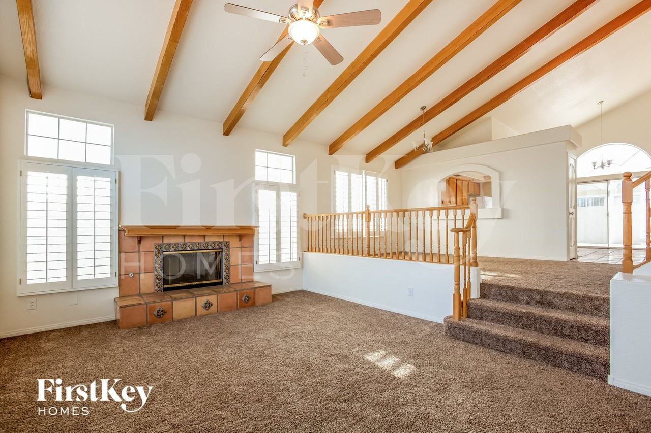 9047 Sunpine Ct - Photo 2 of 15