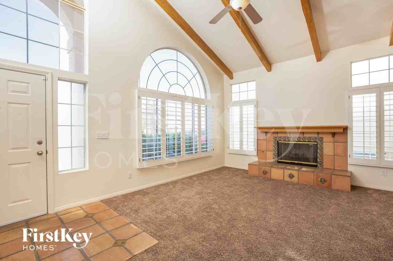 9047 Sunpine Ct - Photo 3 of 15
