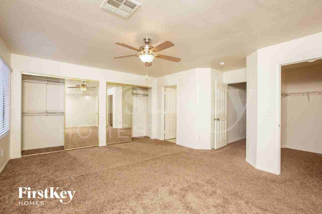 9047 Sunpine Ct - Photo 7 of 15