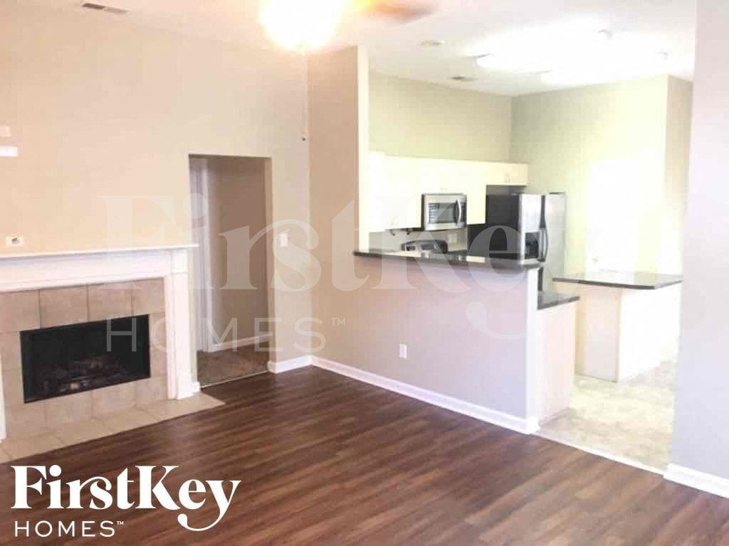 865 Abbey Grove Ln - Photo 3 of 18