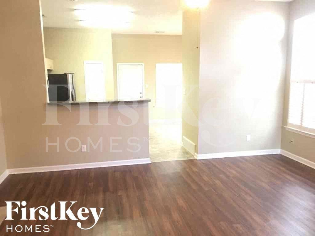 865 Abbey Grove Ln - Photo 4 of 18