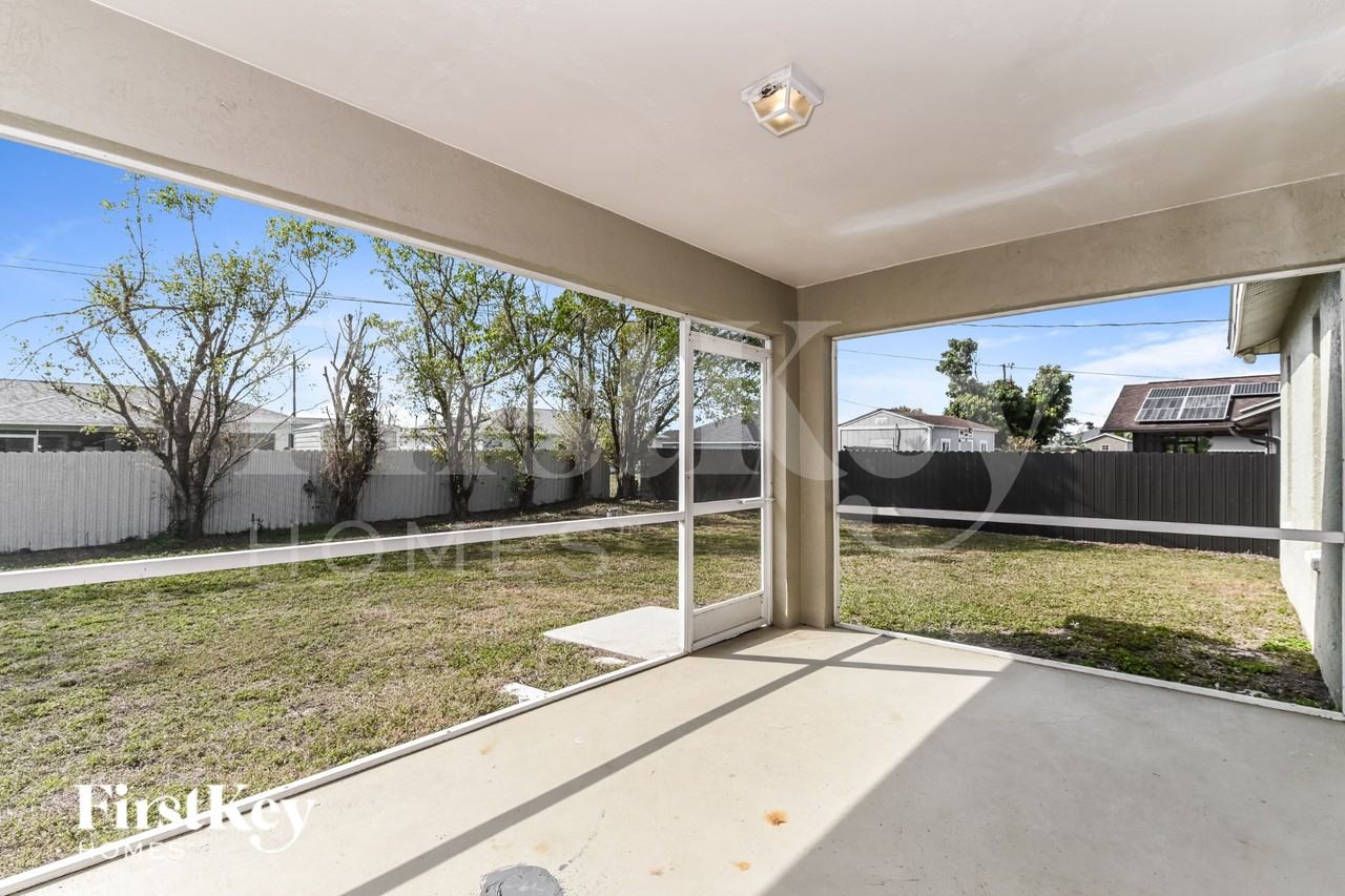 830 Ne 9th Ter - Photo 7 of 16