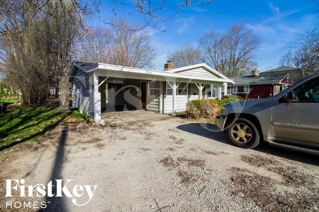 809 N Latham St - Photo 2 of 15