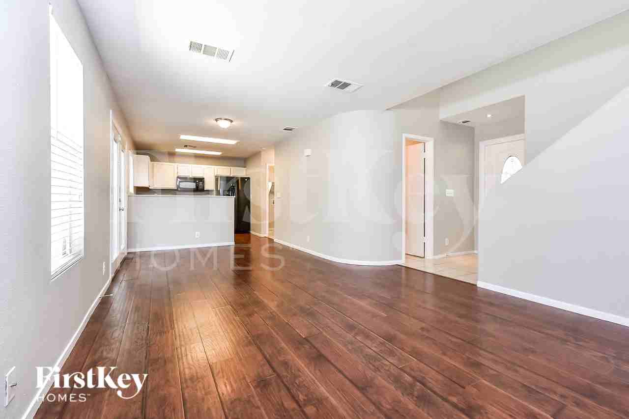 7233 Scenic Desert Ct - Photo 4 of 16