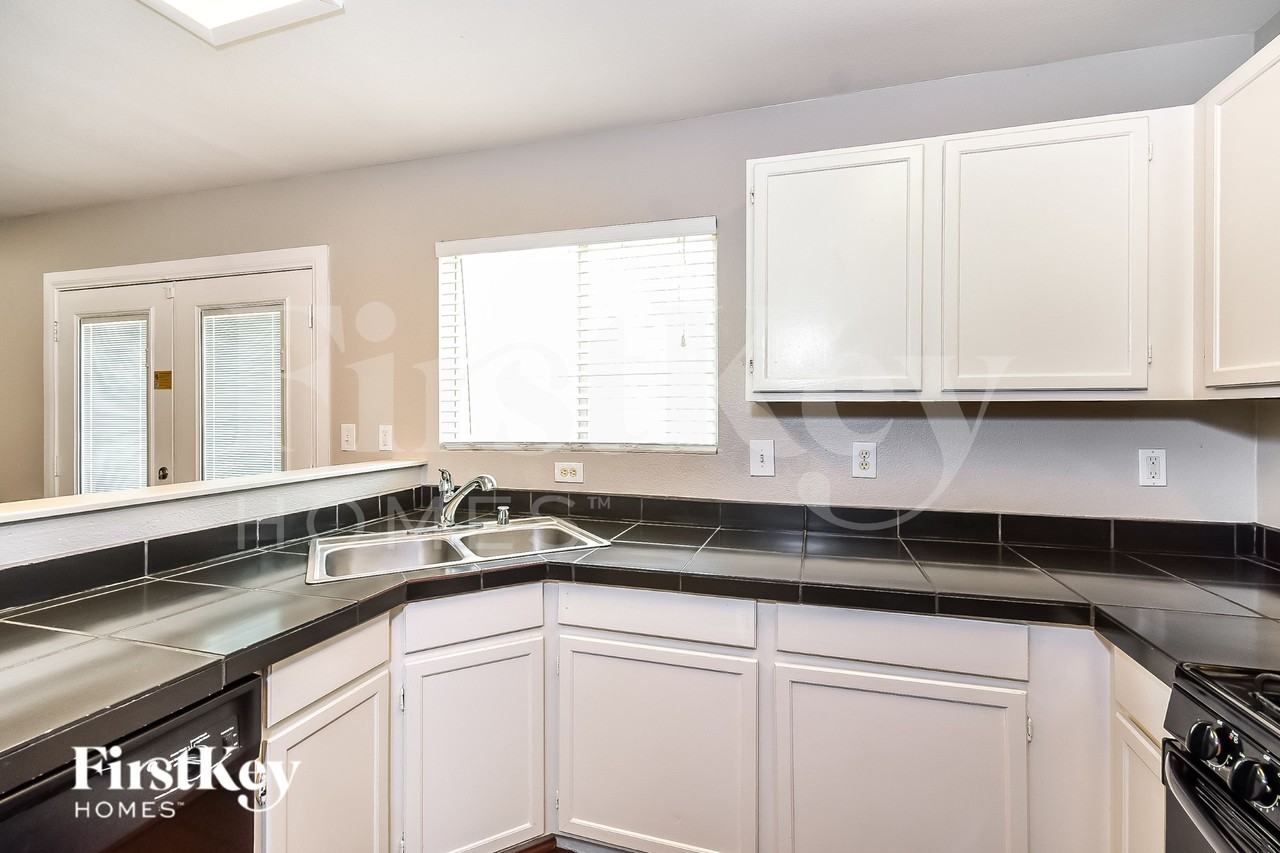 7233 Scenic Desert Ct - Photo 6 of 16