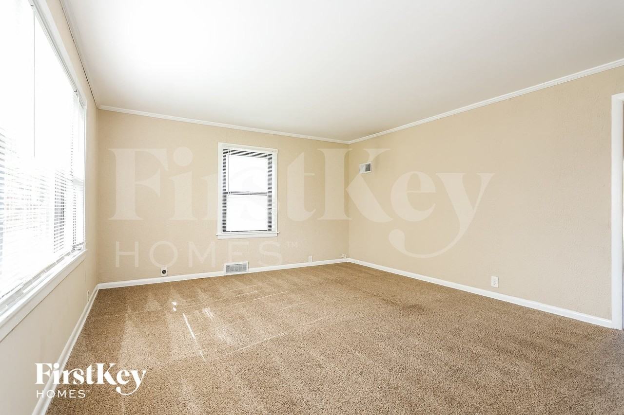 723 Fulton Ave - Photo 7 of 15