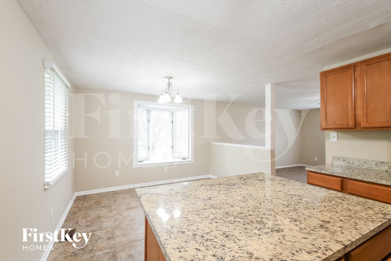 639 Shady Creek Ct - Photo 4 of 15
