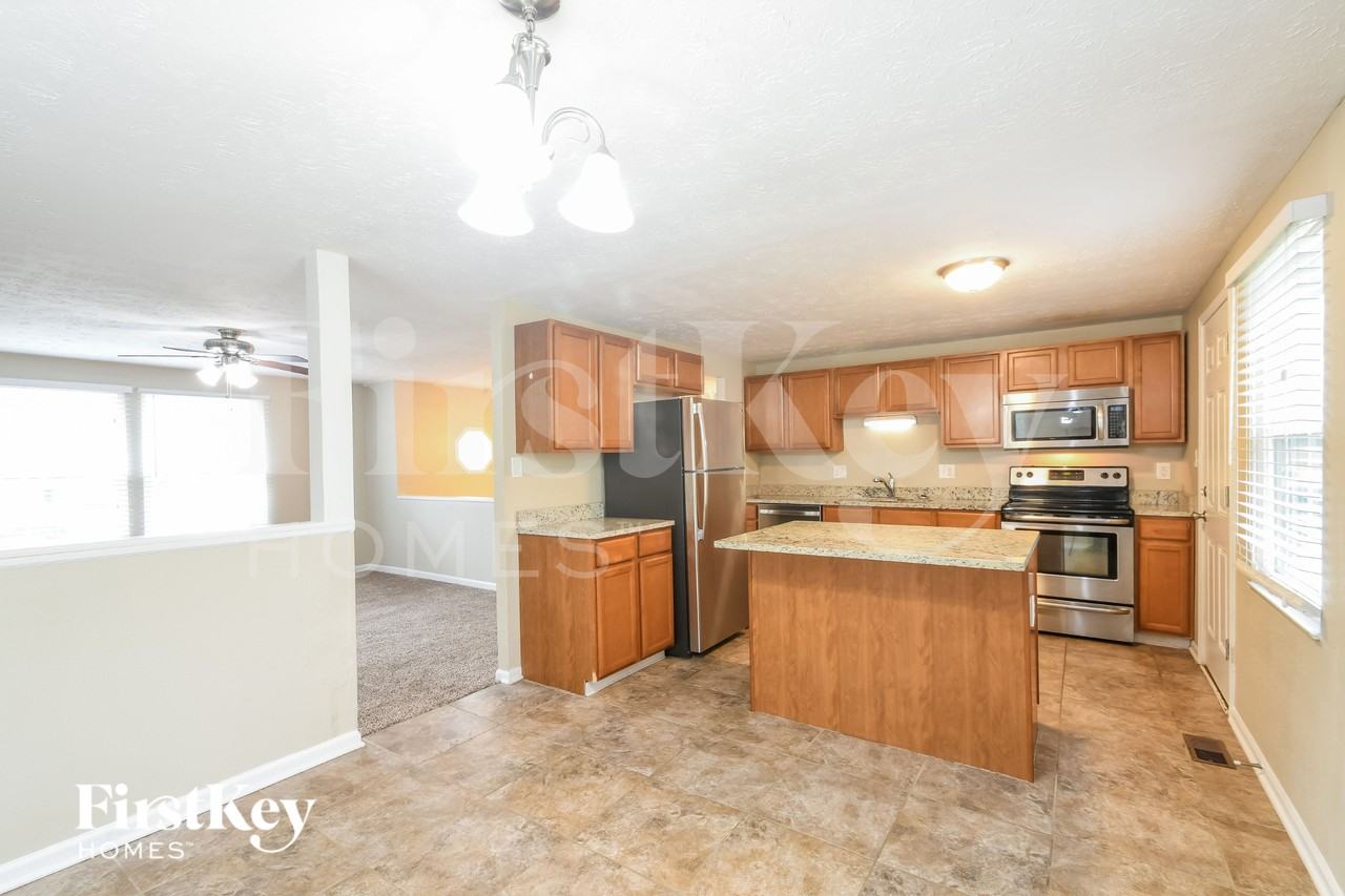 639 Shady Creek Ct - Photo 5 of 15