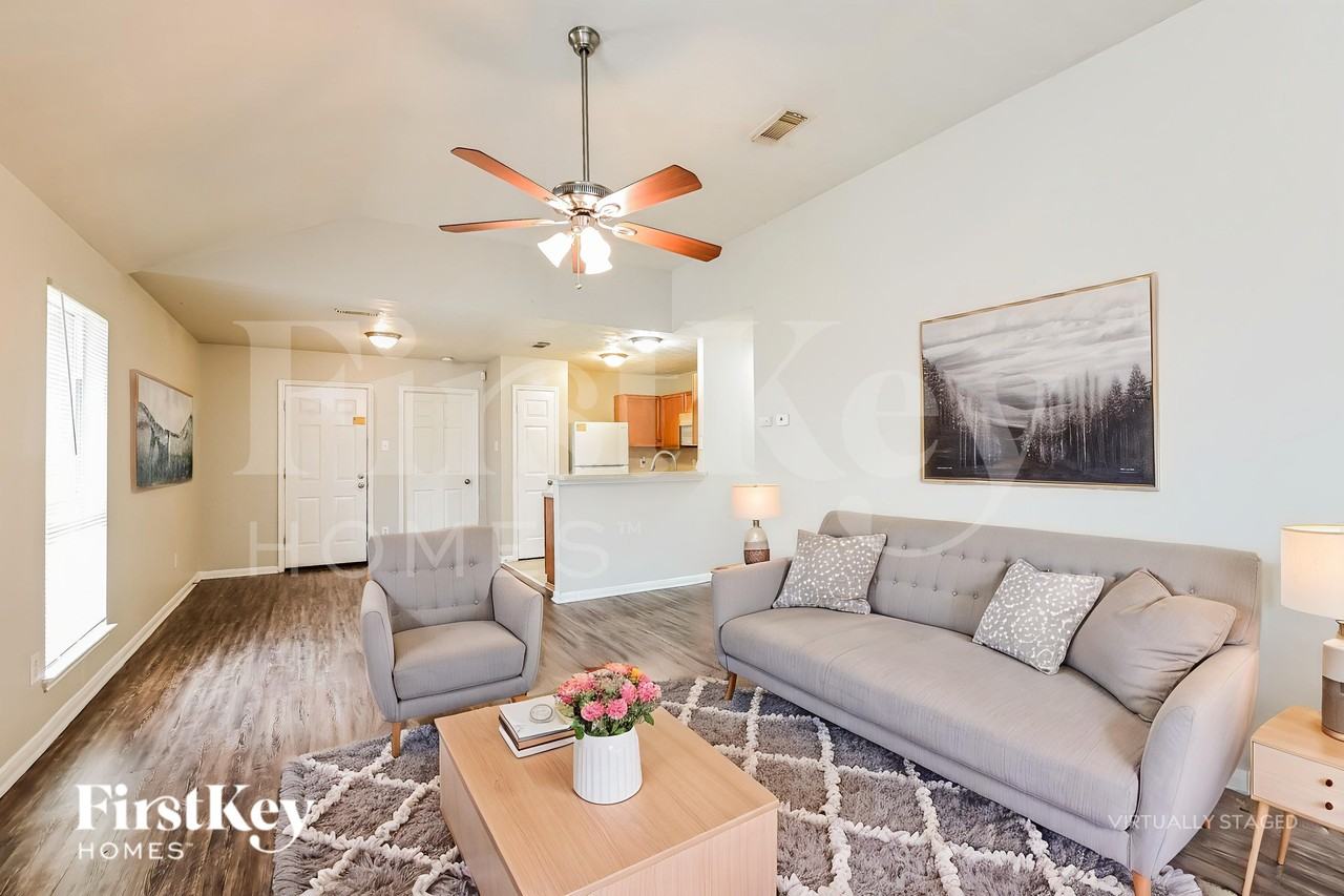507 Richcrest Dr - Photo 3 of 20