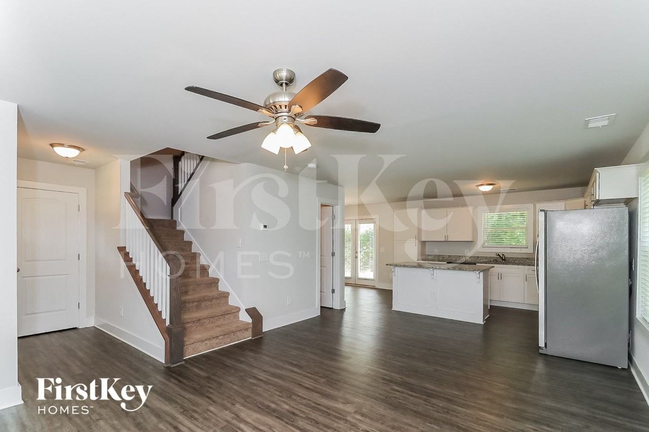 4535 Bonneville Dr - Photo 2 of 15