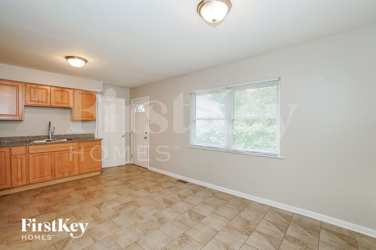 4200 Arlington Dr - Photo 5 of 19