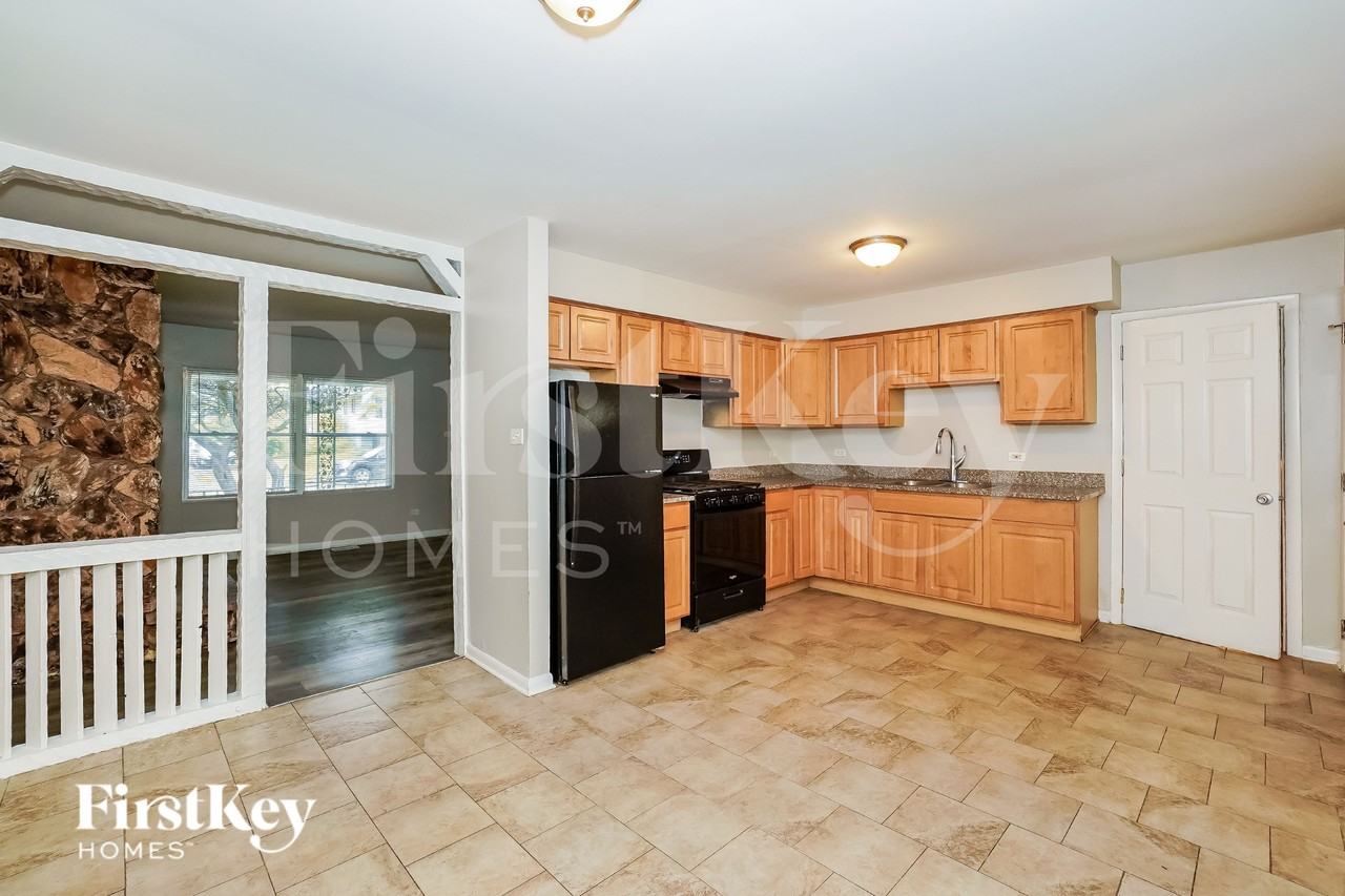 4200 Arlington Dr - Photo 6 of 19