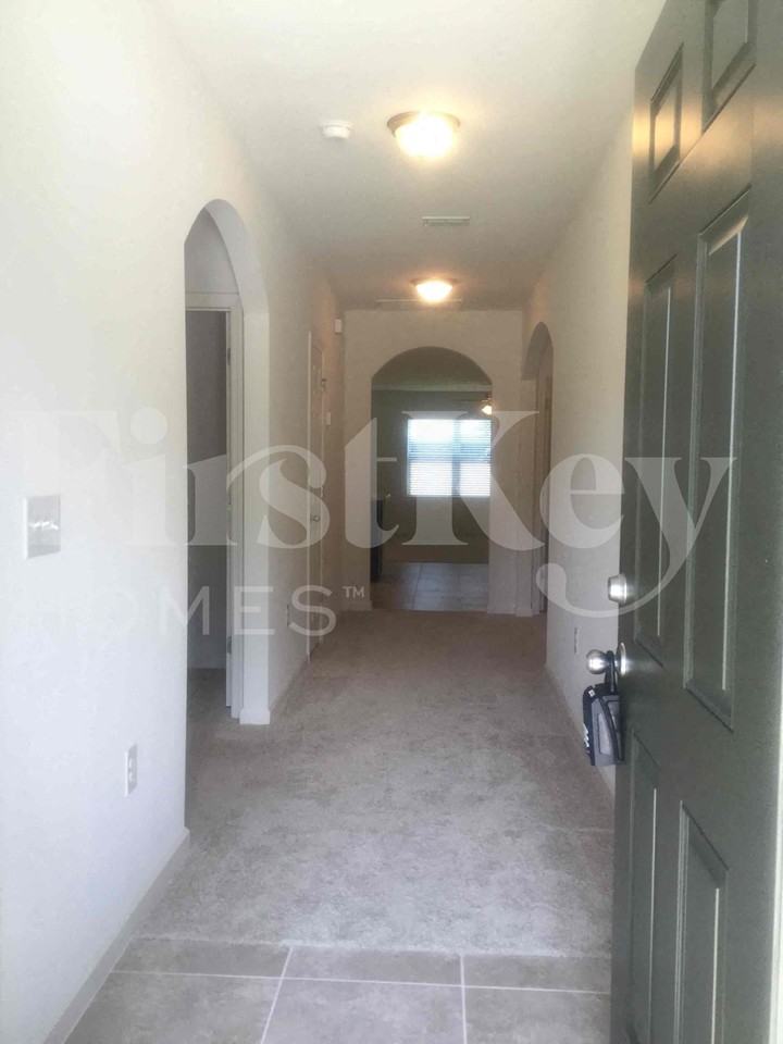 407 Sw Lakehurst Dr - Photo 2 of 22